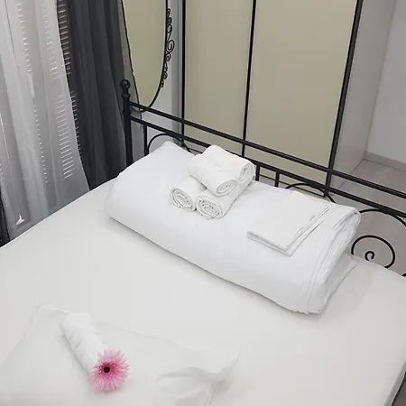 Konstantinos's Luxury Apartment *
