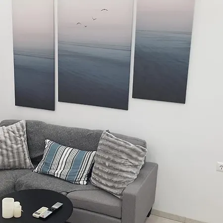 Konstantinos's Luxury Apartment *