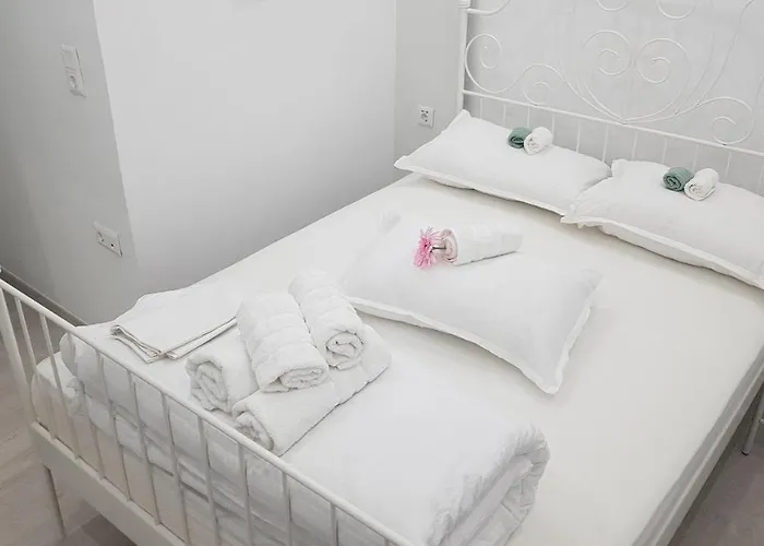 Konstantinos's Luxury Apartment *